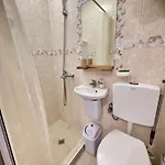 'the Conch' With Private Entrance And Bathroom Burgas