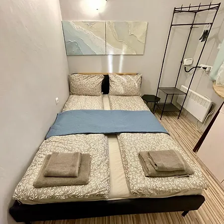 'the Conch' With Private Entrance And Bathroom Apartman *